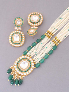 Emerald Siddhiksha Kundan Jewellery Set